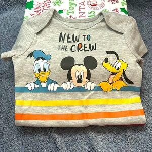 Disney Baby Unisex T-shirt Onsie size 18m